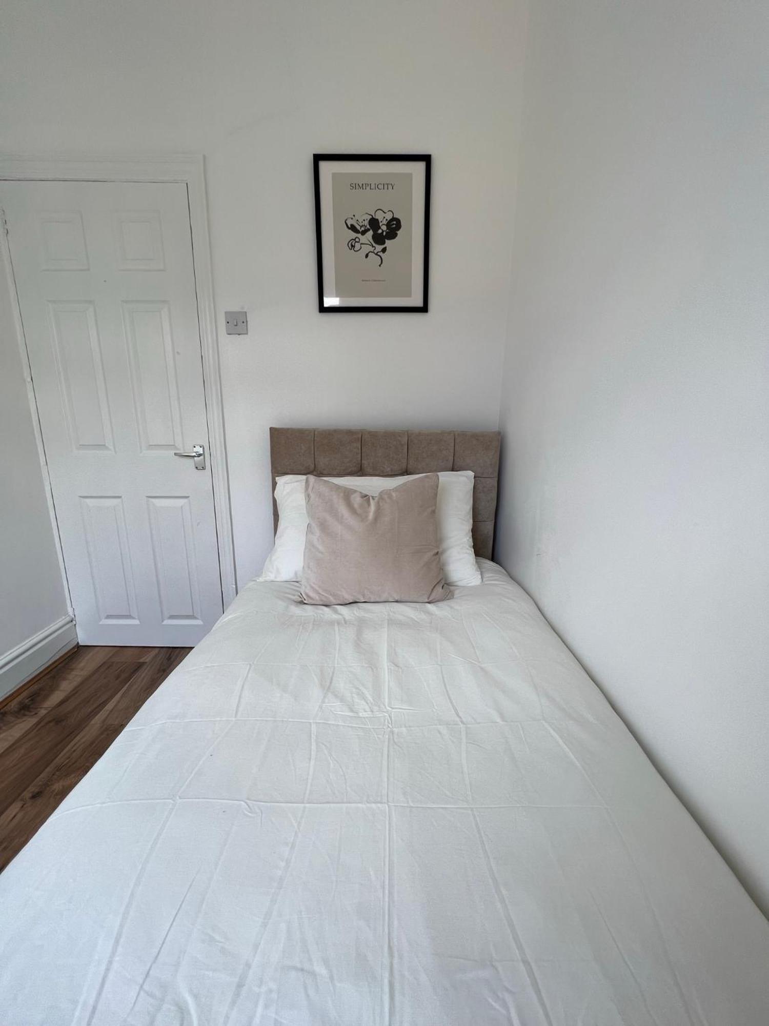 2025 Award Winner Liverpool Ivy House - 4 Bedrooms Exterior photo